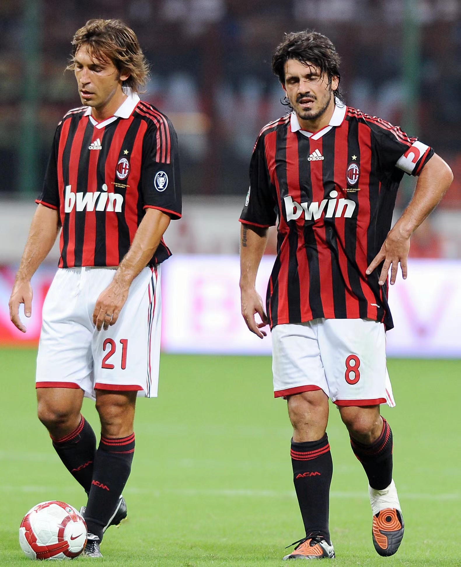 斯卢茨基：这是于汉超生涯最后一场比赛，明年加入申花教练组（斯卢茨基：于汉超今战谢幕，明年将加入申花教练组）