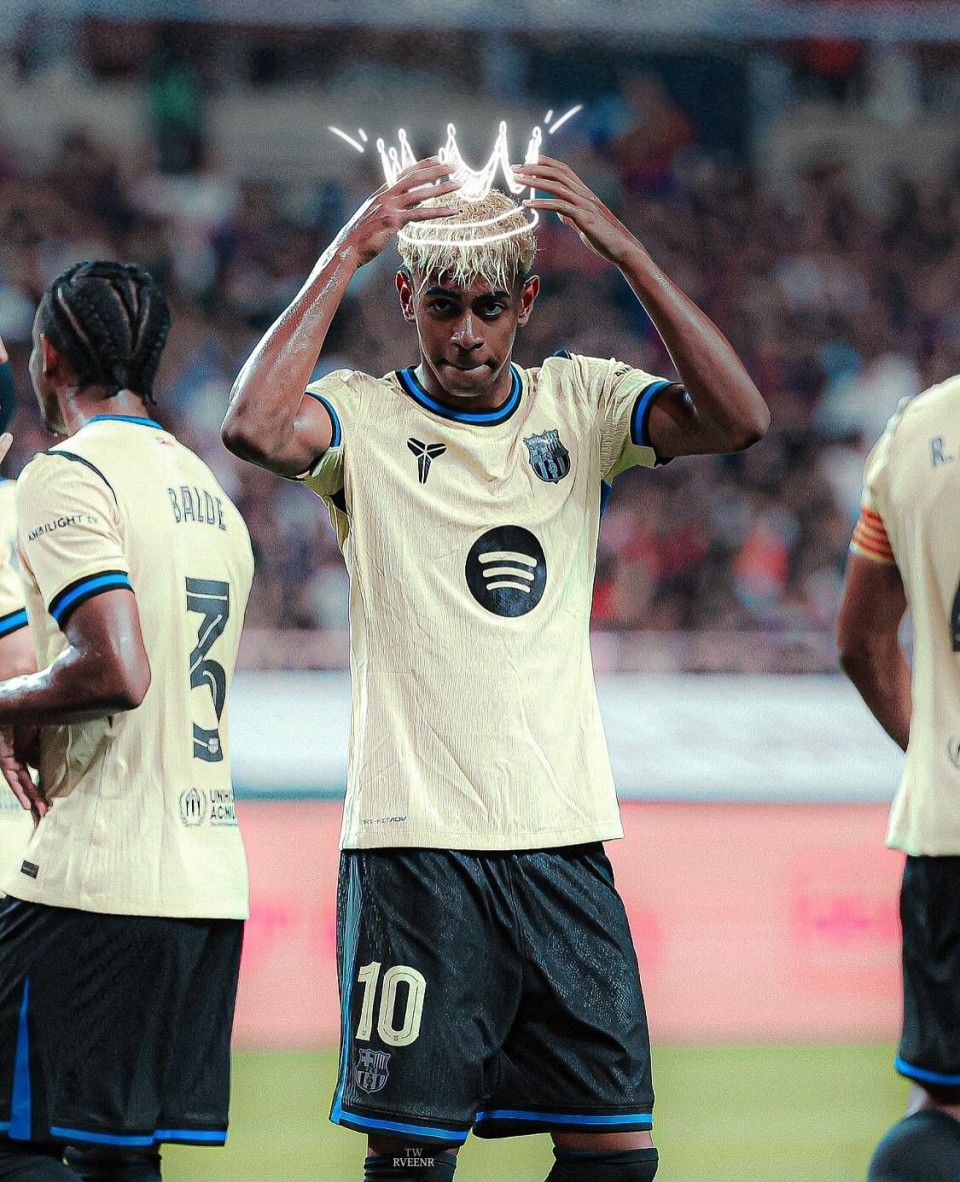 每体：巴萨18岁后卫埃斯帕特训练中受伤，将缺阵约两个月（每体：巴萨18岁小将埃斯帕特训练受伤，预计缺阵近两月）