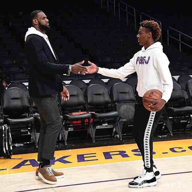 鲁比亚莱斯：特瓦斯批评前任主席拿高薪，他现在薪水却翻了11倍（鲁比亚莱斯质疑特瓦斯：曾批评前任高薪，如今自己薪酬暴涨11倍）