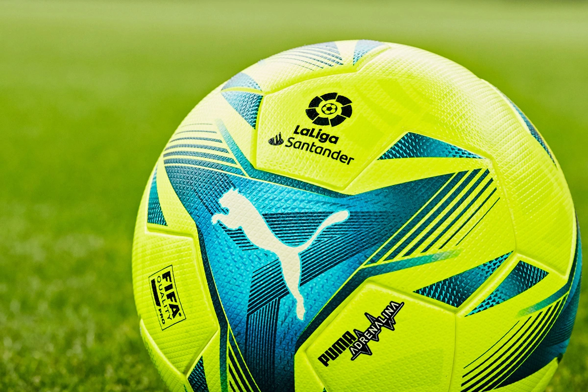 弹无虚发！李弘权首节3中3拿到8分4板 三分2中2（手感火爆！李弘权首节3投全中砍下8分4篮板，三分2投2中）