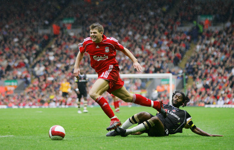 阿夫迪亚空砍37分，马刺115-102击败开拓者，福克斯37分率队稳居西部第五（阿夫迪亚37分难救主，马刺115-102擒开拓者，福克斯轰37分助队稳固西部第五）