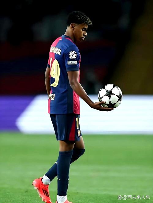 德转列21世纪参与进球榜：梅西1339球居首，C罗1253球第二（德转公布21世纪参与进球榜：梅西以1339球领跑，C罗以1253球位居第二）