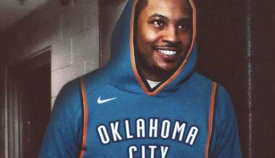 久违了！保罗·乔治抢断反击 起飞滑翔满弓战斧暴力虐筐（久违的霸气归来！保罗·乔治抢断快攻滑翔，满弓战斧重扣怒砸篮筐）