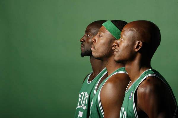 点射得分，凯文-迪克斯成为历史首位在德甲进球的印尼球员（凯文-迪克斯点射破门，成印尼球员德甲进球第一人）