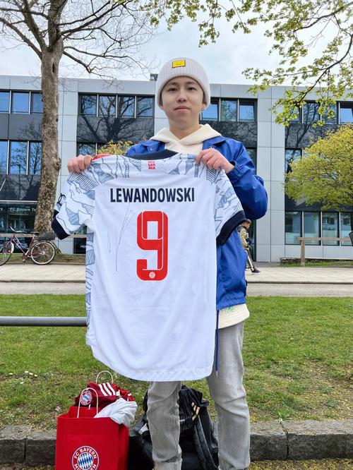 埃弗拉：希望英格兰球迷别再唱足球要回家了，感觉像是诅咒（埃弗拉呼吁英格兰球迷停止唱“足球要回家”，称这像个诅咒）