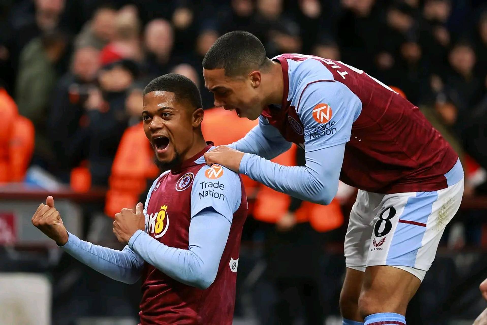 湖人进攻端配合流畅，失误率下降（湖人进攻运转顺畅，失误率下滑）