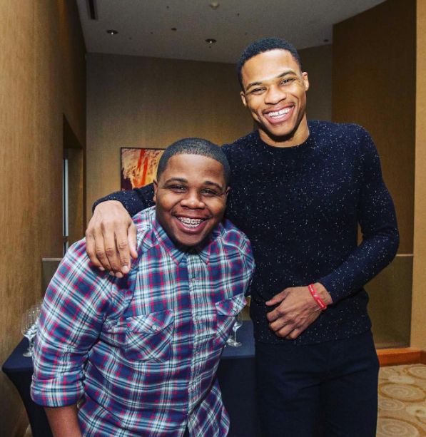 詹姆斯的全面性与乔丹的卓越（詹姆斯的全能与乔丹的非凡）