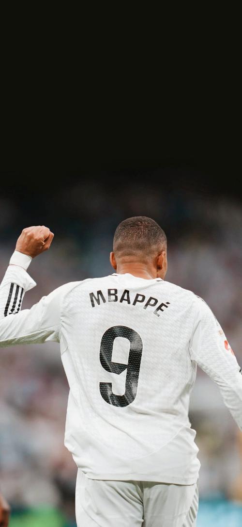 库里砍23+3胜独行侠！弗拉格27分，浓眉伤退，勇士没追梦确实更强（勇士无追梦更强！库里23+3擒独行侠，弗拉格轰27分，浓眉伤退）