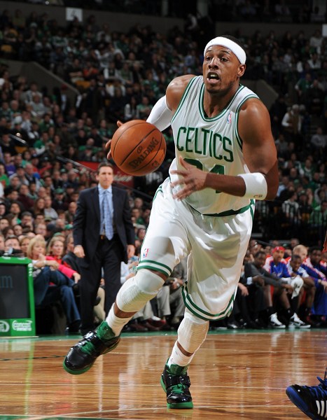 港队迎亚洲杯出线生死战，比赛将免费直播+四家商场直播（港足冲击亚洲杯出线生死战：赛事免费直播，四大商场同步放映）