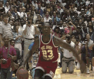 回顾过去，亚历山大曾是NBA的超级巨星（回望当年，亚历山大曾是NBA的顶级巨星）